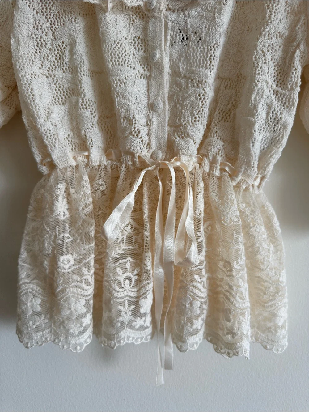 Zara Ivory Lace Peplum Ruffle Top with Satin Waist Tie Size Small